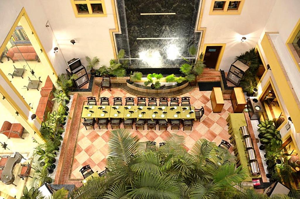 Hotel Meraden Grand Waranasi Zewnętrze zdjęcie