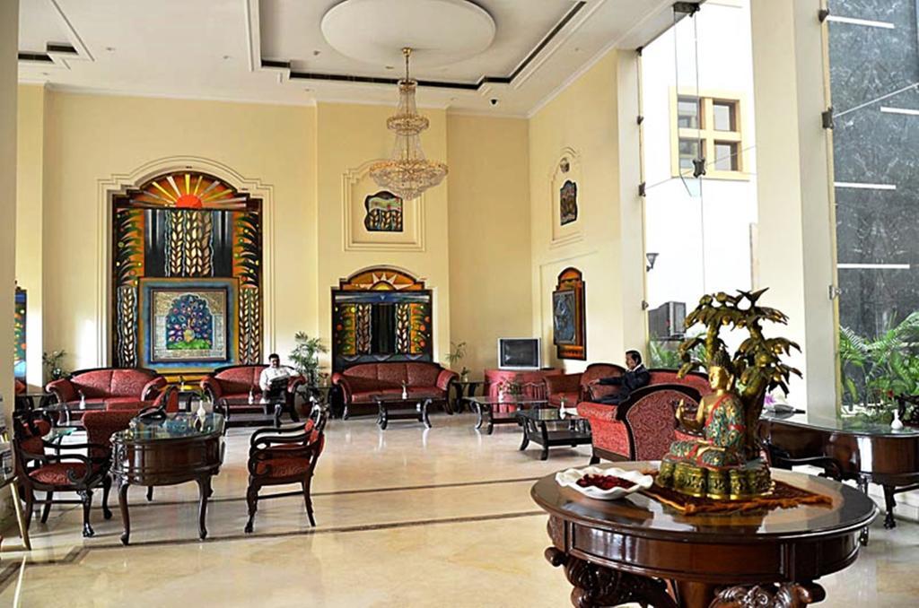Hotel Meraden Grand Waranasi Zewnętrze zdjęcie