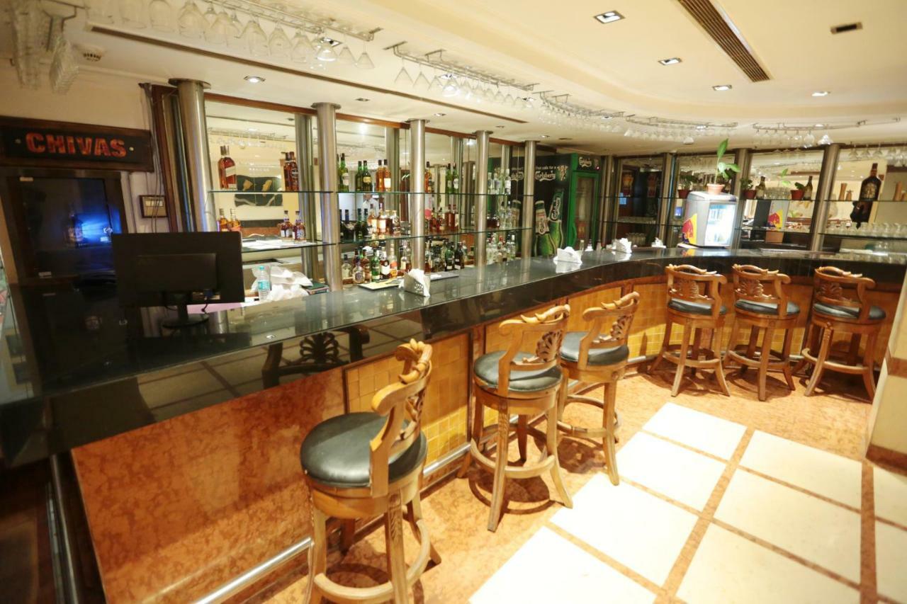 Hotel Meraden Grand Waranasi Zewnętrze zdjęcie